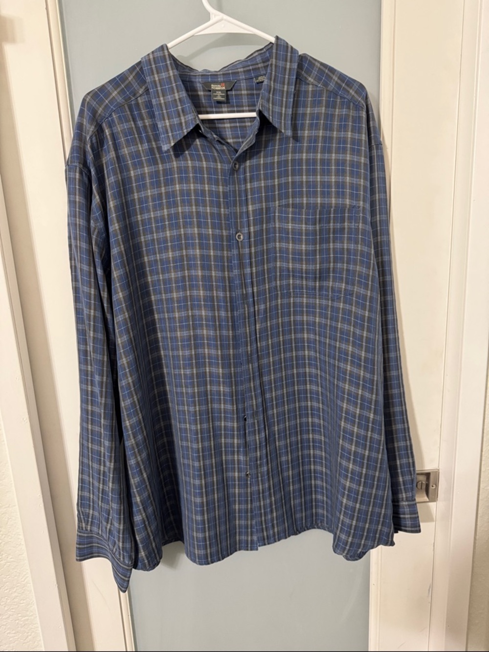 Royal Robbins Men's Blue and Gray Plaid Button-Down Shirt
